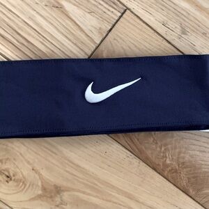 Nwot Nike tie headband!